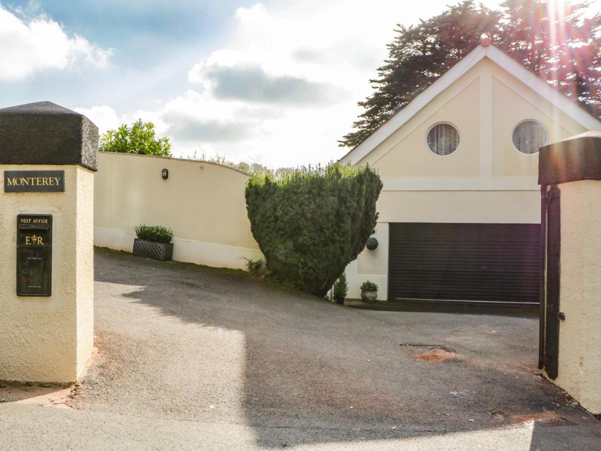 Holiday home Monterey Mews